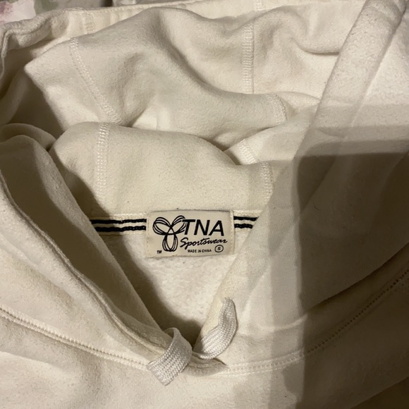 TNA Baltic Hoodie White - Picture 3 of 3